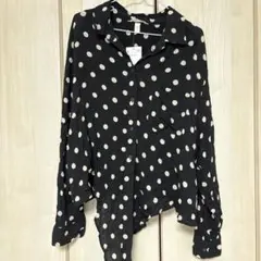 水玉ブラウス