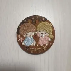 サンリオ　刺繍缶バッジ　キキララ