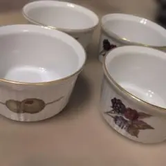 ロイヤルウースター 食器