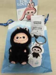 ラブブ LABUBUイニシャル【R】