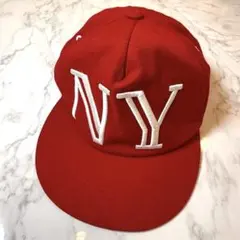 【NYロゴ】赤キャップ NEW YORK 刺繍 ロゴ入り 帽子