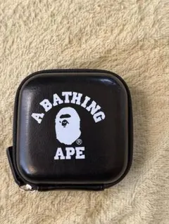 【A BATHING APE レザーマルチケース BLACK】
