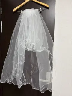 ホワイトフリル付きロングウェディングベール　Dress Benedetta