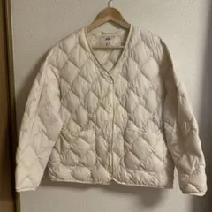 ユニクロ　ウルトラライトダウン　リラックスジャケットLサイズ　オフホワイト