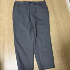 グレー スラックス
