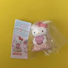 サンリオキャラクターズ　ホイップクリームマスコット　ハローキティ