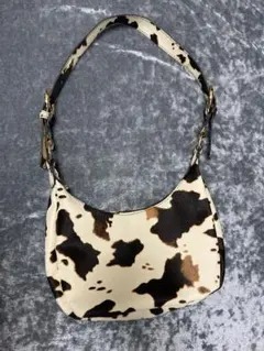 【最終価格】牛柄　アニマル　ショルダーバッグ　秋冬