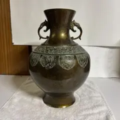 高岡銅器 青銅 饕餮文 双耳花瓶 獣耳 飾壺 骨董 伝統工芸 高岡銅器 青銅 饕餮文 双耳花瓶 獣耳 飾壺 骨董 伝統工芸 - メルカリ