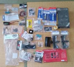 Ferrariミニカーキットなど パーツいろいろごちゃ混ぜのサムネイル