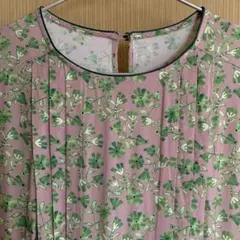 ホコモモラ　花柄プリーツ入り長袖ワンピース