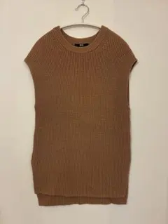 【14日まで限定値下げ】ユニクロ　コットンブレンドサイドスリットベスト　M