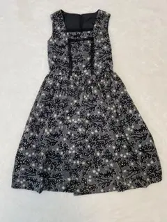 ロイスクレヨン　ワンピース　Mサイズ　レース　プリーツ　ノースリーブ　モノトーン