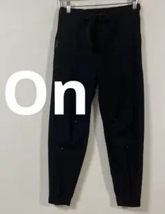 On　トレックパンツ ジョガーパンツ　レディース　XSサイズ　ブラック　美品のサムネイル