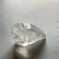 8.3g マニカラン水晶 原石 ポイント