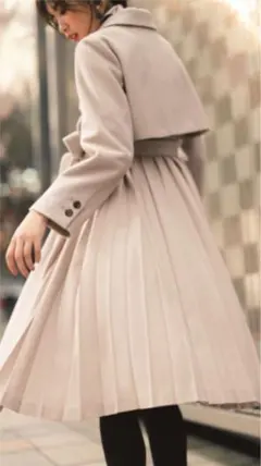 ウールプリーツコート　レンガ　アプワイザーリッシェ