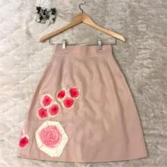FENDI フェンディ　フラワーモチーフ　刺繍　膝丈　スカート　サイズ38のサムネイル