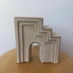 陶器のブックシェルフ　オブジェ　キャンドルホルダー actus
