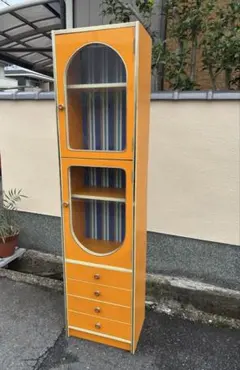 昭和レトロ 木製ラック イエロー 扉付 キャスター付き レトロポップ 昭和レトロ 木製ラック イエロー 扉付 キャスター付き レトロ