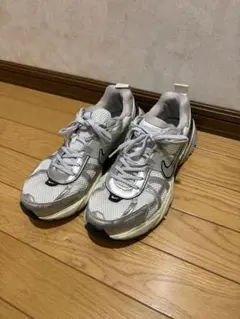 NIKE V2K RUN 27.5cmランニングシューズ ボメロ