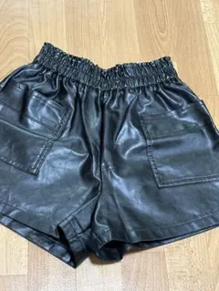 ブラックレザーショートパンツ