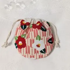 ミニミニ巾着　手のひらサイズ　椿と矢絣　ピンク　花柄　　ハンドメイド