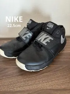 NIKE HUSTLE ブラックバスケットシューズ 22.5cm