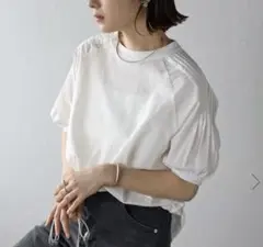 BONJOUR SAGAN 袖プリーツTシャツ　オフホワイトのサムネイル