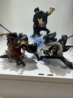 ワンピース　フィギュア　ルッチ　クロコダイル　黒ひげ