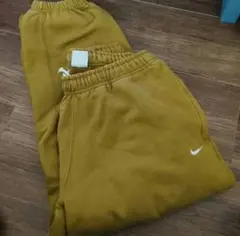 NIKE ソロ スウッシュ パンツ