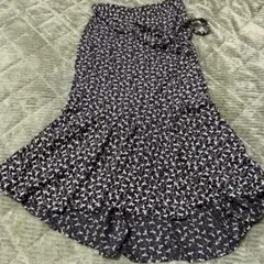 Snidele スナイデル フレアスカート 黒と白　花柄 ロングスカート