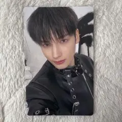 ATEEZ ホンジュン トレカ MOVEMENT 初回生産限定 - メルカリ
