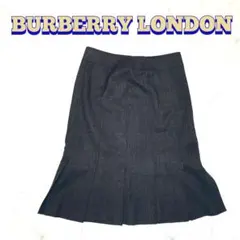 美品　BURBERRY　フレアスカート　ダークグレー　ノバチェック