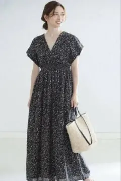 LIBERTYリバティ生地使用花柄ワンピーステチチ新品タグスイムダン