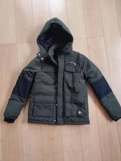 フード付きオリーブグリーンジャケット