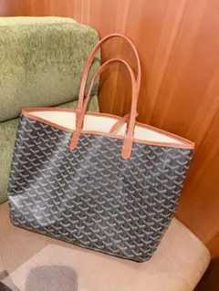 Item thumbnail for item 452ac97d-6f24-4f80-b10e-4afd460d4036