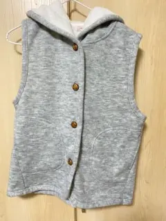 フード付きグレー ベスト