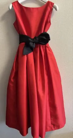 【日本製】赤×黒リボン 子ども用フォーマルドレス 120㎝ 髪飾り付き