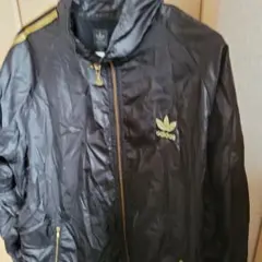 ひ*ー様 adidas 黒金　ウィンドブレーカー上下