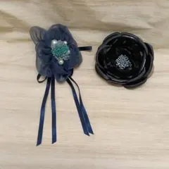 ネイビーとブラックの花モチーフブローチ