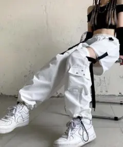 カーゴパンツ　カットアウト　ワイドストリートパンツ　Nia ホワイト　Mサイズ