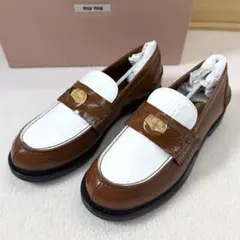 極美品　miu miu ミュウミュウ　コインローファー　ブラウンのサムネイル
