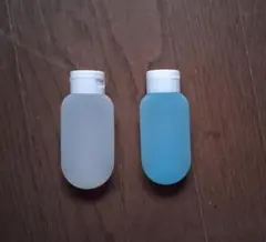 旅行用 化粧品を入れるシリコンボトル 青 白 2個セット