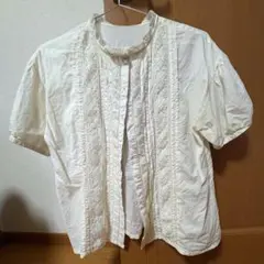 Earth ホワイトブラウス半袖　レース付き