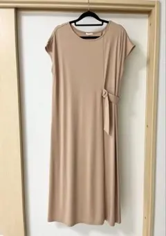 未着用 GU ノースリーブ ロングワンピース ベージュ