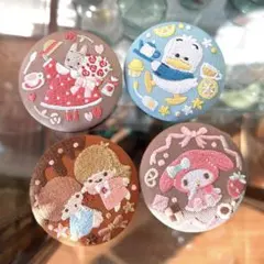 キャラクター刺繍缶バッジ4個セット