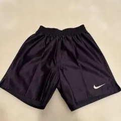 キッズ　Nike ブラック ハーフパンツ M(140cm)