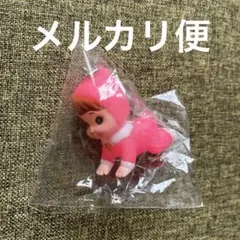 ハイハイ　ベイビー　ガチャ　ミニチュアキーホルダー　ピンク