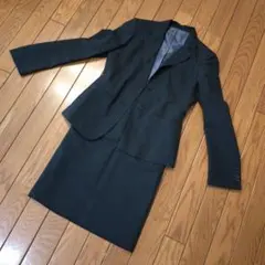 レディーススーツセット　スカート　パンツ　ストライプ