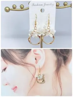 ハンドメイドピアス❤️ホワイトフラワー×ゴールドフープリングピアス❤️お花ピアス