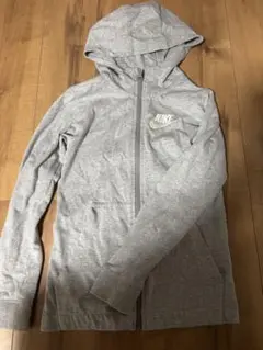 Nike グレー パーカー S(130〜140)